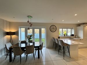 Photo 11- click for photo gallery